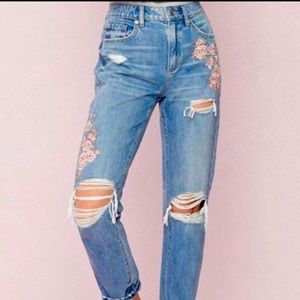 💕2 for $25 GARAGE flower embroidered jeans size 3. In used condition.